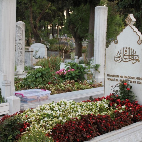 Sakızağacı Mezarlığı 
EYÜPSULTAN/İSTANBUL